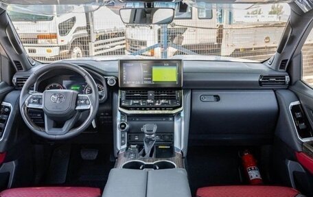 Toyota Land Cruiser, 2024 год, 13 460 000 рублей, 12 фотография