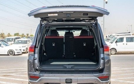 Toyota Land Cruiser, 2024 год, 13 460 000 рублей, 8 фотография