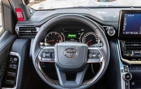 Toyota Land Cruiser, 2024 год, 13 460 000 рублей, 10 фотография