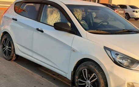 Hyundai Solaris II рестайлинг, 2012 год, 610 000 рублей, 3 фотография