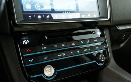 Jaguar F-Pace, 2017 год, 2 899 898 рублей, 21 фотография