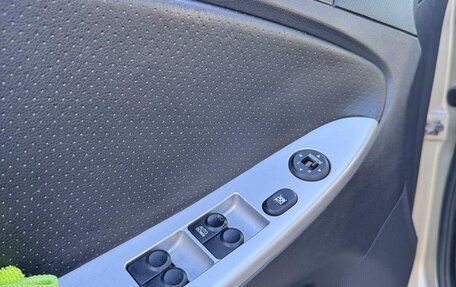 Hyundai Solaris II рестайлинг, 2012 год, 820 000 рублей, 8 фотография