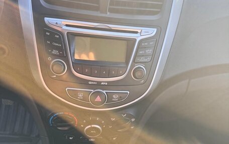 Hyundai Solaris II рестайлинг, 2012 год, 820 000 рублей, 11 фотография