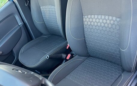 Renault Logan II, 2014 год, 850 000 рублей, 9 фотография