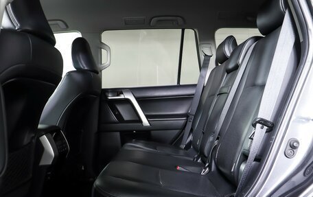 Toyota Land Cruiser Prado 150 рестайлинг 2, 2018 год, 4 490 000 рублей, 12 фотография