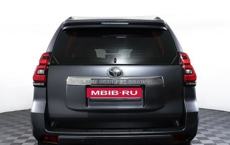 Toyota Land Cruiser Prado 150 рестайлинг 2, 2018 год, 4 490 000 рублей, 6 фотография