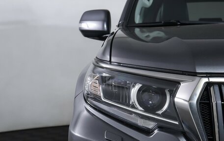 Toyota Land Cruiser Prado 150 рестайлинг 2, 2018 год, 4 490 000 рублей, 29 фотография