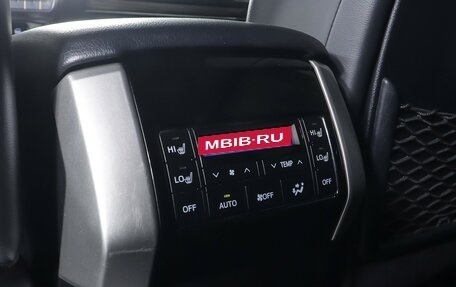 Toyota Land Cruiser Prado 150 рестайлинг 2, 2018 год, 4 490 000 рублей, 24 фотография