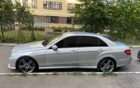 Mercedes-Benz E-Класс, 2010 год, 1 790 000 рублей, 2 фотография