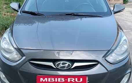 Hyundai Solaris II рестайлинг, 2011 год, 850 000 рублей, 5 фотография