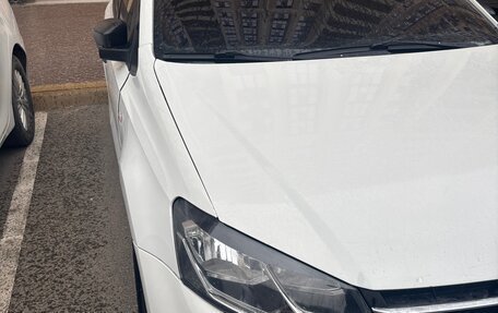 Volkswagen Polo VI (EU Market), 2018 год, 730 000 рублей, 2 фотография