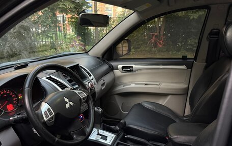 Mitsubishi Pajero Sport II рестайлинг, 2012 год, 1 325 000 рублей, 22 фотография