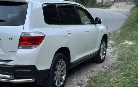 Toyota Highlander III, 2013 год, 2 050 000 рублей, 6 фотография