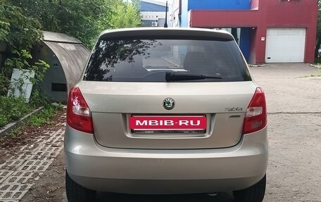 Skoda Fabia II, 2011 год, 420 000 рублей, 2 фотография