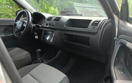 Skoda Fabia II, 2011 год, 420 000 рублей, 7 фотография