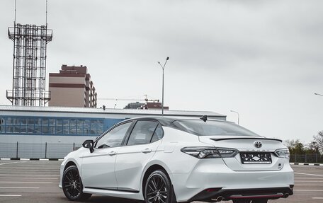Toyota Camry, 2022 год, 3 000 000 рублей, 6 фотография