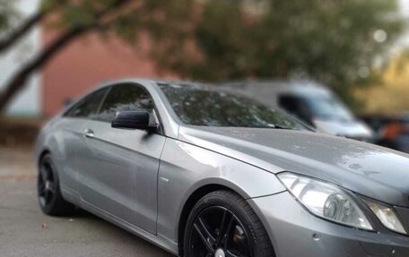 Mercedes-Benz E-Класс, 2011 год, 1 285 000 рублей, 4 фотография