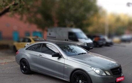 Mercedes-Benz E-Класс, 2011 год, 1 285 000 рублей, 1 фотография