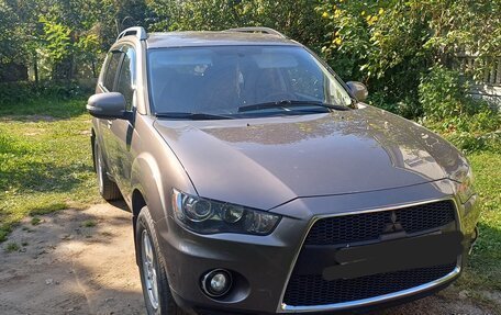 Mitsubishi Outlander III рестайлинг 3, 2011 год, 1 800 000 рублей, 4 фотография