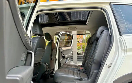 Volkswagen Touran III, 2022 год, 1 690 555 рублей, 10 фотография