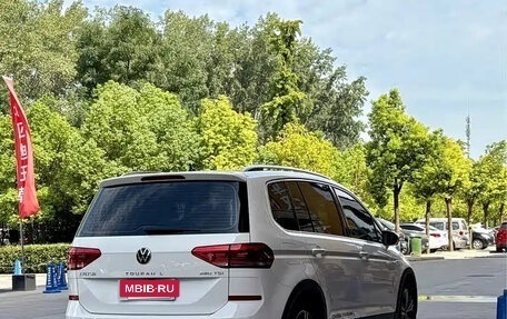 Volkswagen Touran III, 2022 год, 1 690 555 рублей, 3 фотография