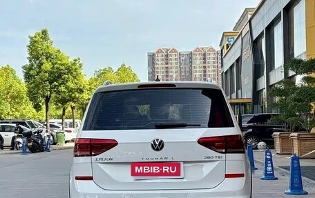 Volkswagen Touran III, 2022 год, 1 690 555 рублей, 4 фотография