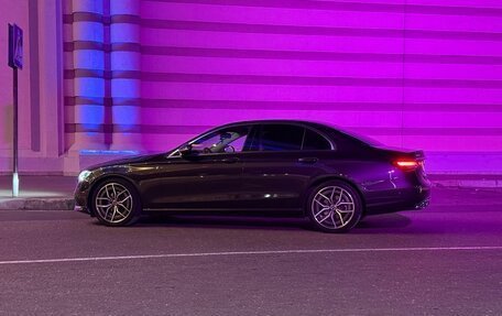 Mercedes-Benz E-Класс, 2023 год, 5 200 000 рублей, 6 фотография