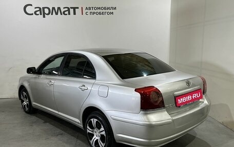 Toyota Avensis III рестайлинг, 2003 год, 650 000 рублей, 5 фотография