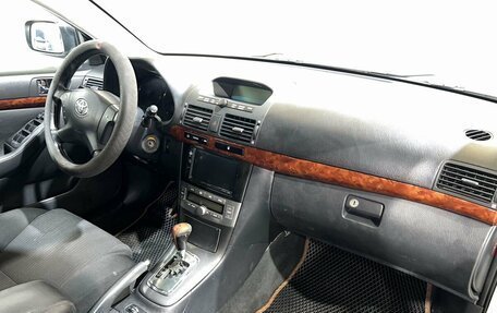 Toyota Avensis III рестайлинг, 2003 год, 650 000 рублей, 22 фотография