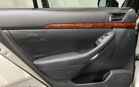 Toyota Avensis III рестайлинг, 2003 год, 650 000 рублей, 14 фотография
