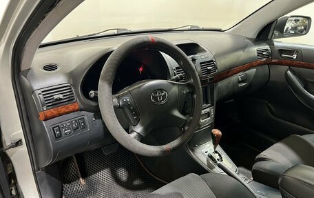 Toyota Avensis III рестайлинг, 2003 год, 650 000 рублей, 19 фотография
