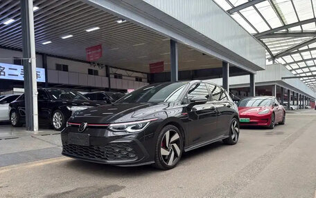 Volkswagen Golf GTI, 2022 год, 2 575 000 рублей, 1 фотография