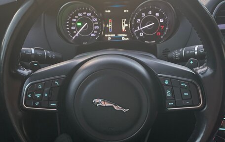 Jaguar XE I рестайлинг, 2015 год, 1 850 000 рублей, 9 фотография