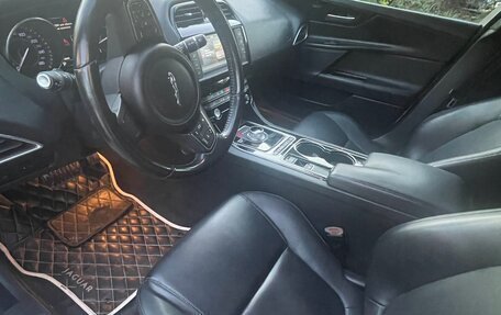 Jaguar XE I рестайлинг, 2015 год, 1 850 000 рублей, 14 фотография