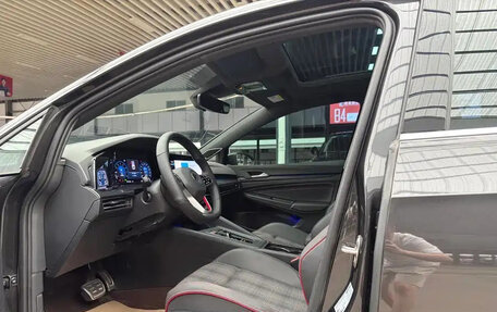 Volkswagen Golf GTI, 2022 год, 2 575 000 рублей, 10 фотография