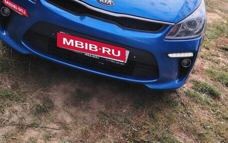 KIA Rio IV, 2017 год, 965 000 рублей, 3 фотография