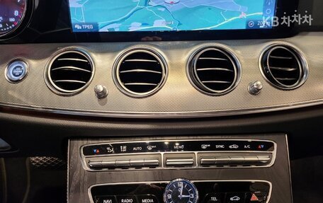 Mercedes-Benz E-Класс, 2022 год, 2 780 000 рублей, 11 фотография