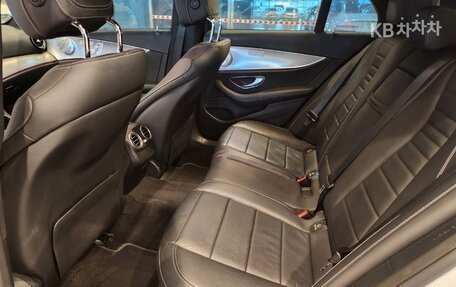 Mercedes-Benz E-Класс, 2022 год, 2 780 000 рублей, 9 фотография