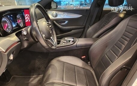 Mercedes-Benz E-Класс, 2022 год, 2 780 000 рублей, 7 фотография