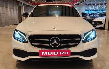 Mercedes-Benz E-Класс, 2022 год, 2 780 000 рублей, 2 фотография