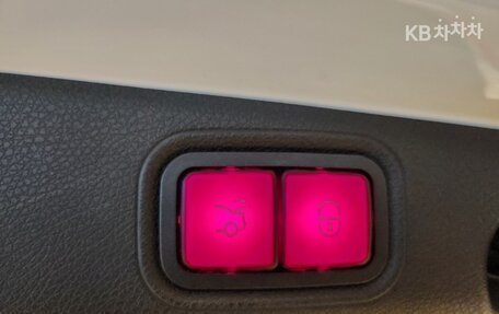 Mercedes-Benz E-Класс, 2022 год, 2 780 000 рублей, 17 фотография