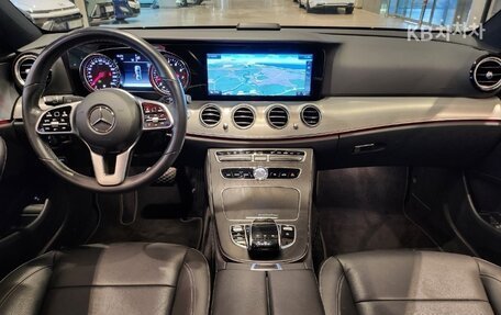 Mercedes-Benz E-Класс, 2022 год, 2 780 000 рублей, 19 фотография