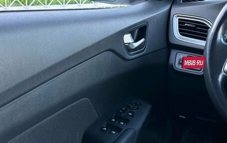 Hyundai Solaris II рестайлинг, 2019 год, 1 399 000 рублей, 25 фотография