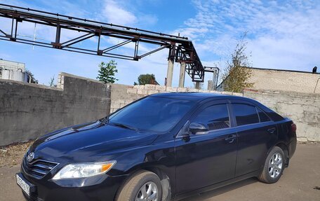 Toyota Camry, 2009 год, 750 000 рублей, 2 фотография