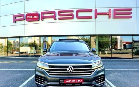 Volkswagen Touareg III, 2018 год, 4 391 000 рублей, 2 фотография