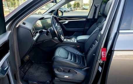 Volkswagen Touareg III, 2018 год, 4 391 000 рублей, 16 фотография
