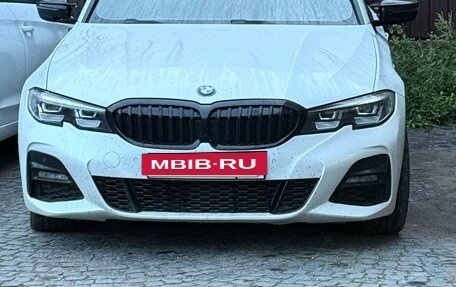 BMW 3 серия, 2019 год, 3 350 000 рублей, 17 фотография