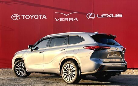 Toyota Highlander, 2021 год, 4 300 000 рублей, 3 фотография