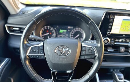 Toyota Highlander, 2021 год, 4 300 000 рублей, 17 фотография