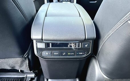 Toyota Highlander, 2021 год, 4 300 000 рублей, 34 фотография